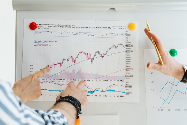 Flat-Fee vs. AUM: Which Is Better for Investors Who Know What They’re Doing?