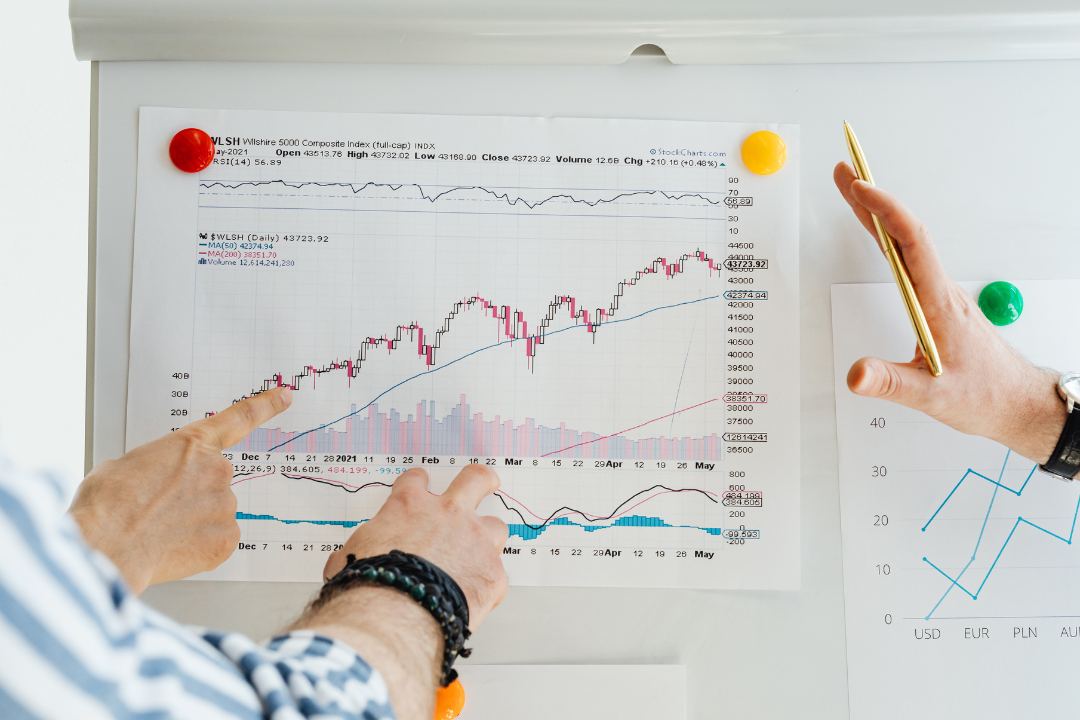 Flat-Fee vs. AUM: Which Is Better for Investors Who Know What They’re Doing?